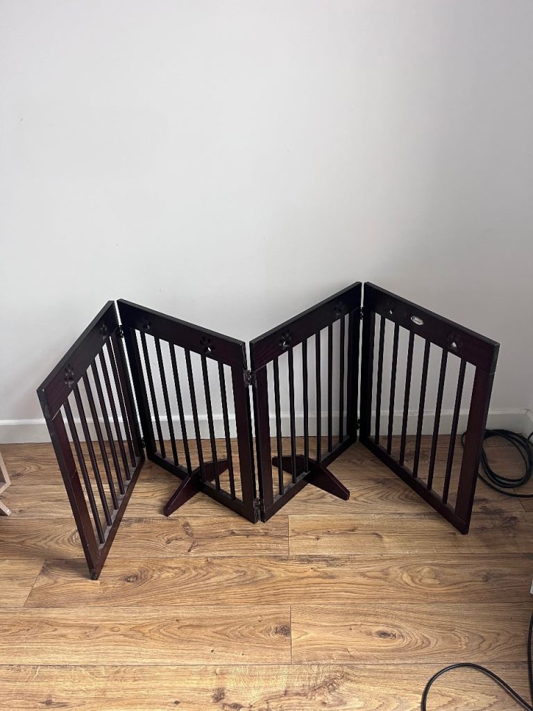 PawHut 4 Panel Folding Dog Safety Fence 61 cm Tall
