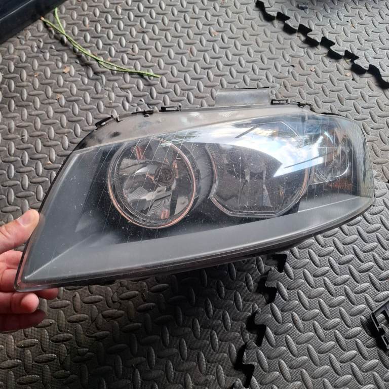 Audi a3 8p headlight passenger side 8po941003l