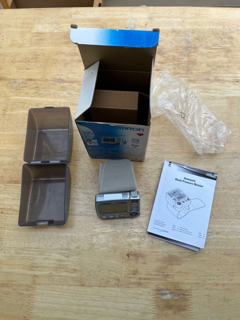 image for Omron R7 Intellisense, wrist BP monitor