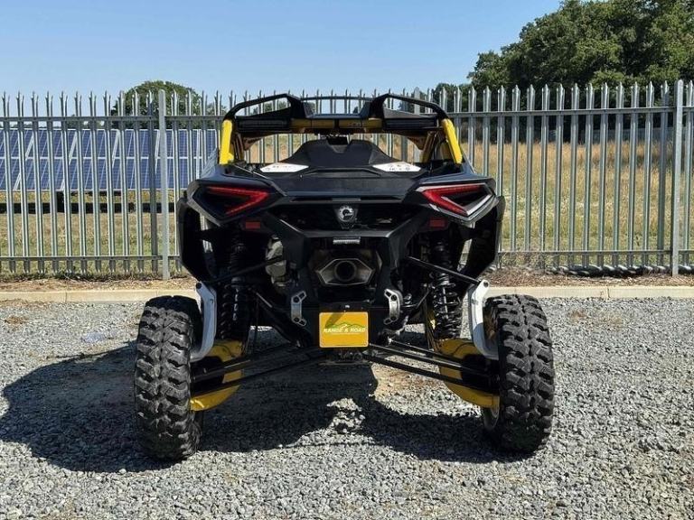 Can-Am Maverick R SAS