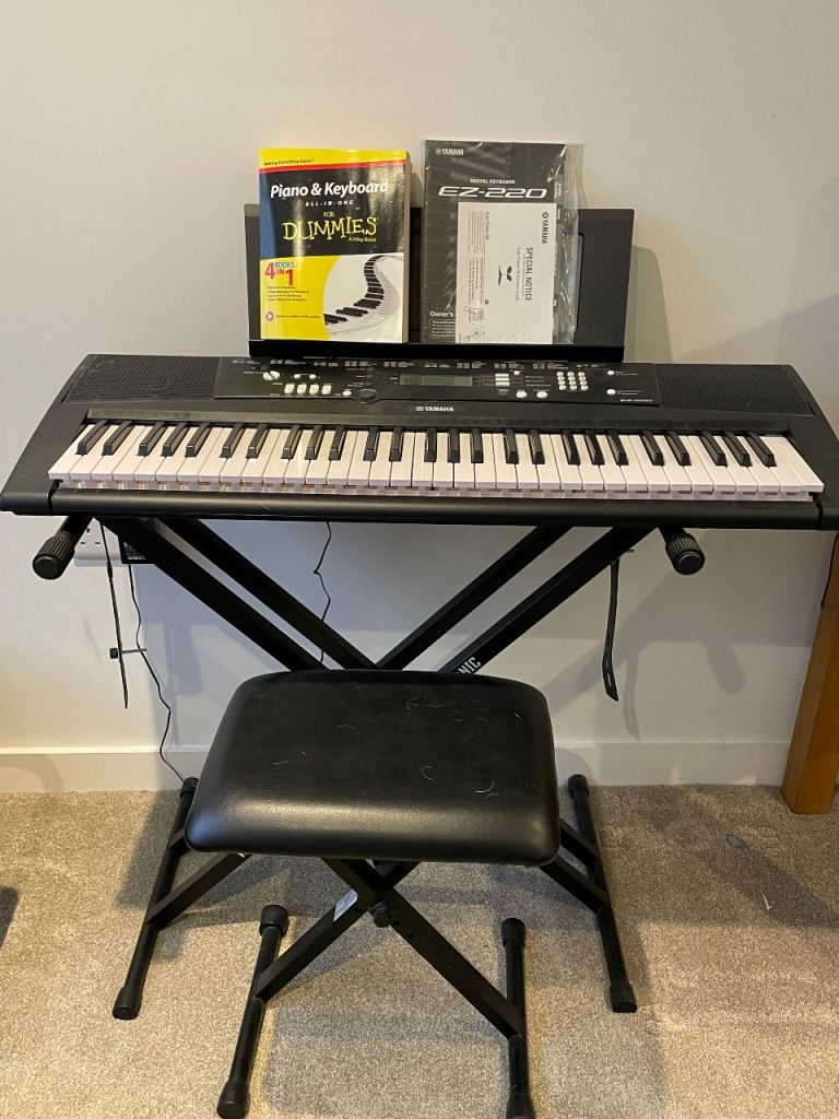 Yamaha EZ220 Keyboard