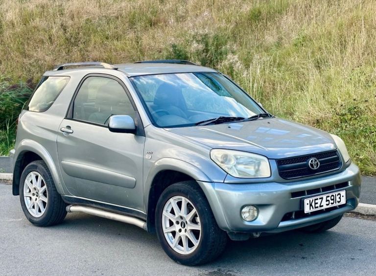 2004 Toyota RAV4 2.0 Petrol - 3 door - manual