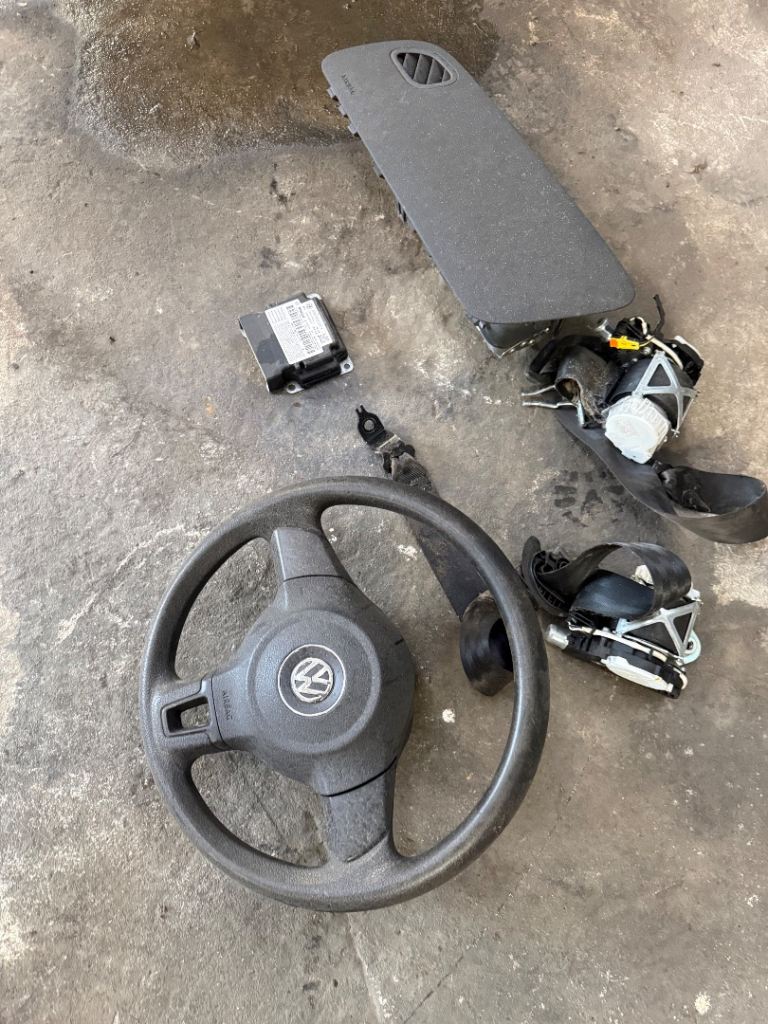 Vw polo 2012 airbag kit and seat belts 09 - 14