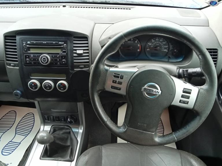 NISSAN NAVARA 2.5 dCi Tekna Blue Manual Diesel 2011
