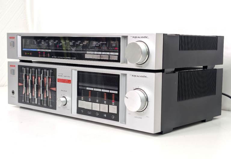 Vintage Amplifier Realistic Stereo Tuner AM/FM/LW ST700 & SA700 FWO