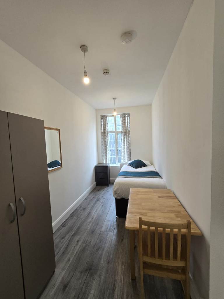 Self Contained flat within an HMO Available to Let