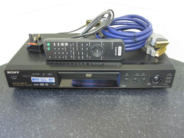 Sony DVP-NS400D DVD Player (with 2 Gold-Plated Scart Connection Leads)