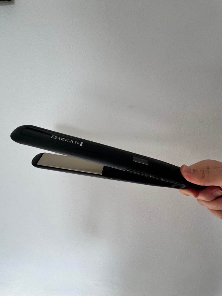Hair Straightener:  Remington Sleek & Smooth S5500
