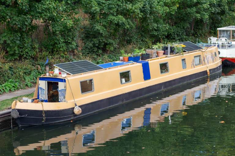 Architect-Designed Smart 60ft Narrowboat
