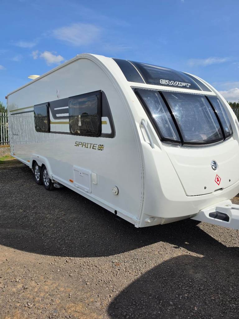 Swift sprite quattro FB 6 berth fixed bed 2017 motor movers fantastic layout