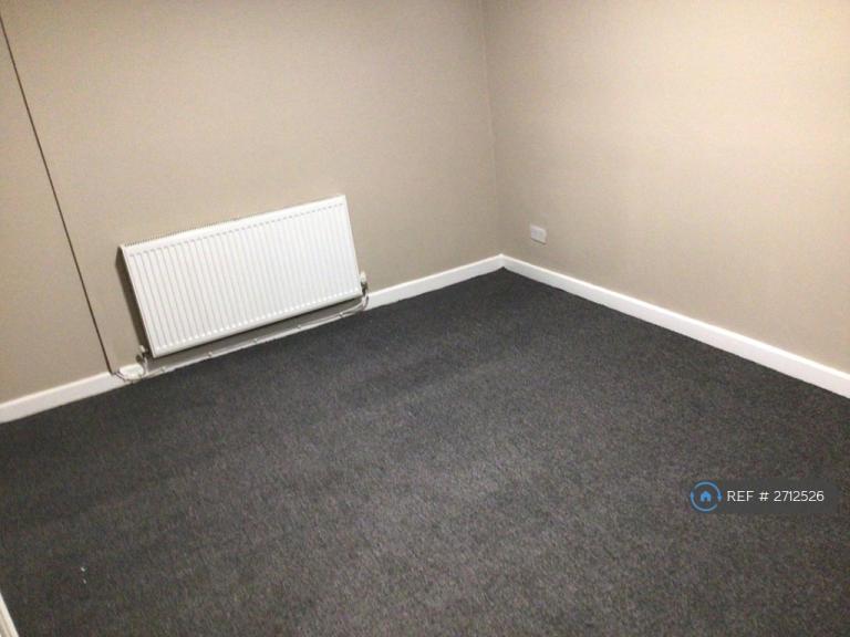 Studio flat in Oldham Road, Rochdale, OL16 (#2712526)