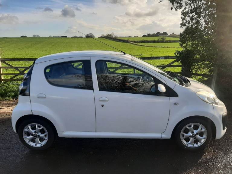 VERY low mileage Citroen C1. White.