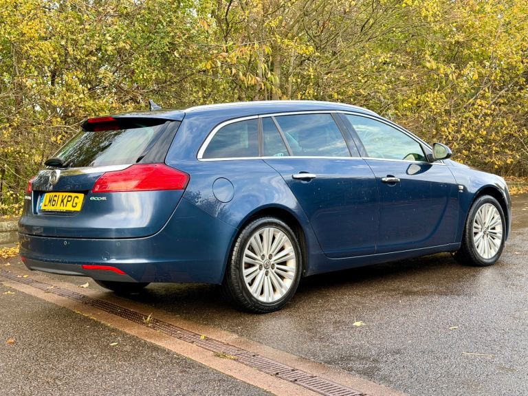 Vauxhall, INSIGNIA, Estate, 2011, Manual, 1956 (cc),5 doors - Image 5