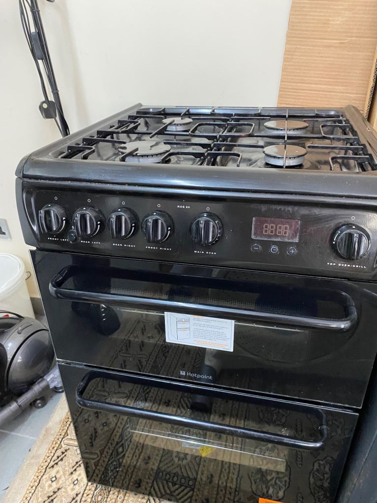 Hotpoint HAG 60 in Excellent condition with 4 gas burners. 