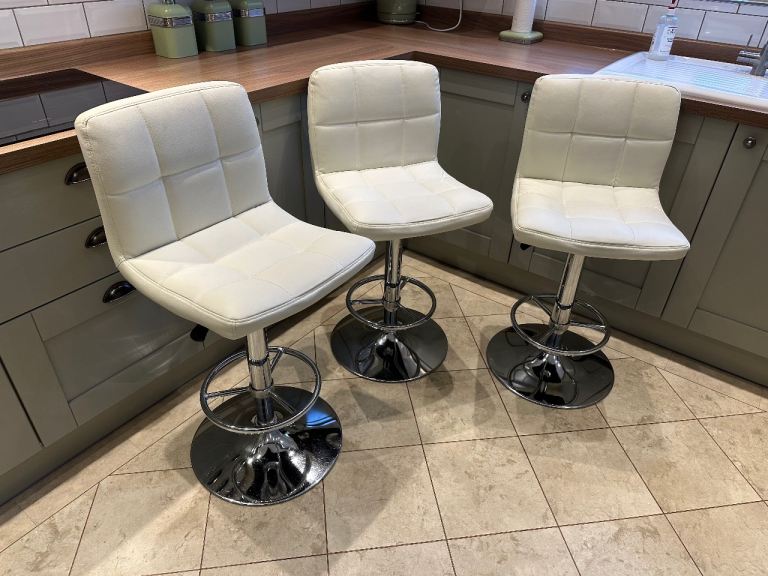 Bar / Kitchen Stools 