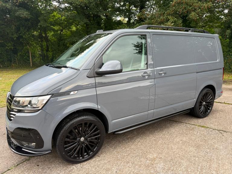 2022 VOLKSWAGEN TRANSPORTER T6.1 TDI HIGHLINE SWB WITH TAILGATE IN PURE GREY -