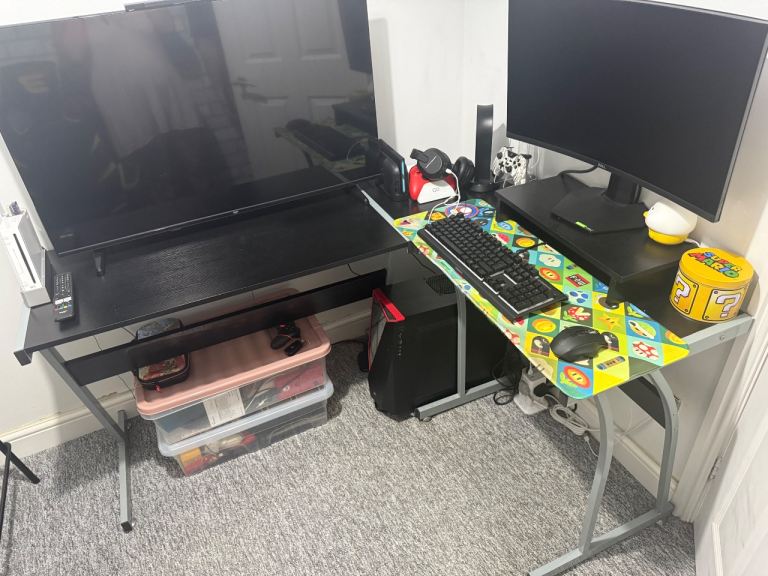 Black Corner Desk with Extension – Good Condition