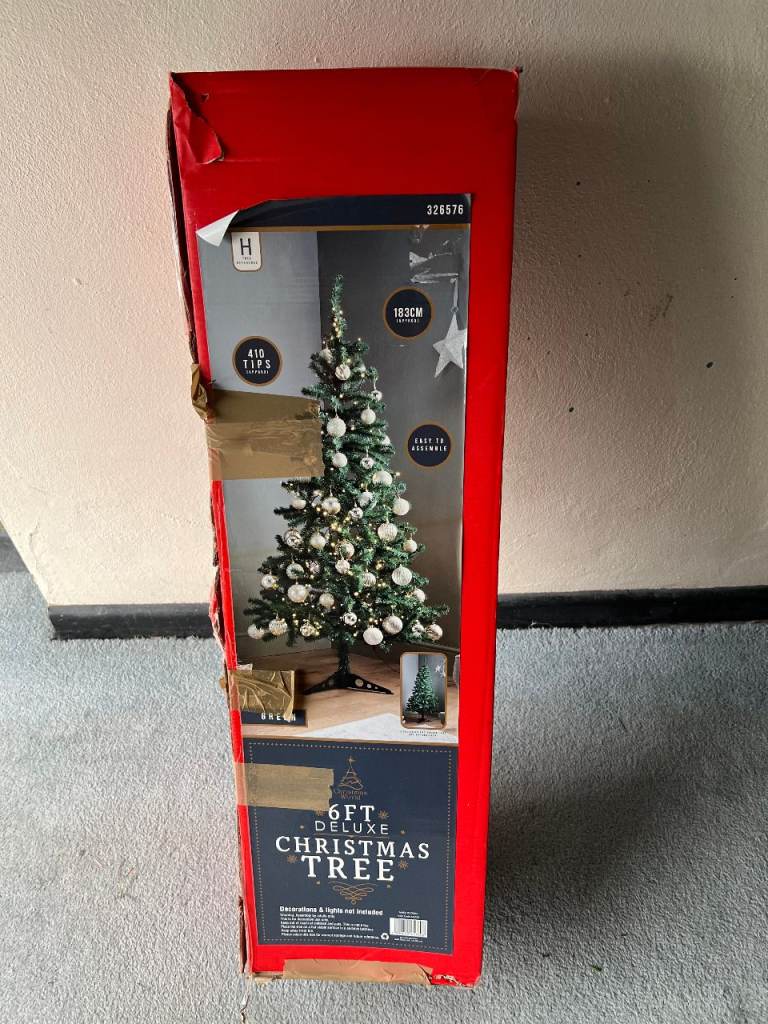 6 Foot Christmas Tree with decorations