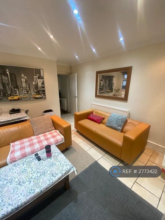 2 bedroom flat in North Road, Cardiff, CF14 (2 bed) (#2773422)