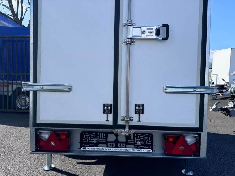 Brand New 6,8ft x 3,8ft x 4,1ft Single axle Box trailer with Barn doors 750KG Un braked