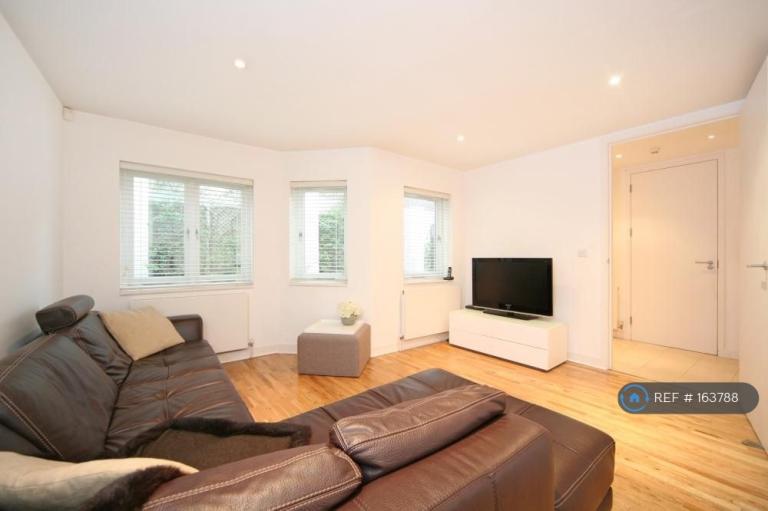 3 bedroom house in Octavia Mews, London, W9 (3 bed) (#163788)