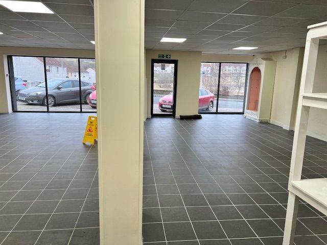 Commercial shop unit for rent - Benarty Square, Ballingry