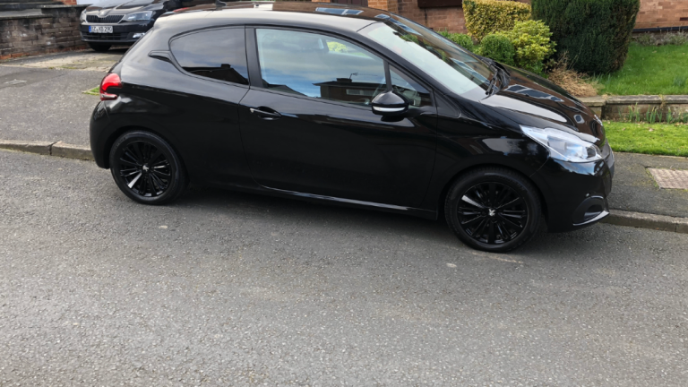 2017 67 Peugeot 208 Black Edition 1.2 petrol in panther black, park sensors, fsh , long mot, MINT