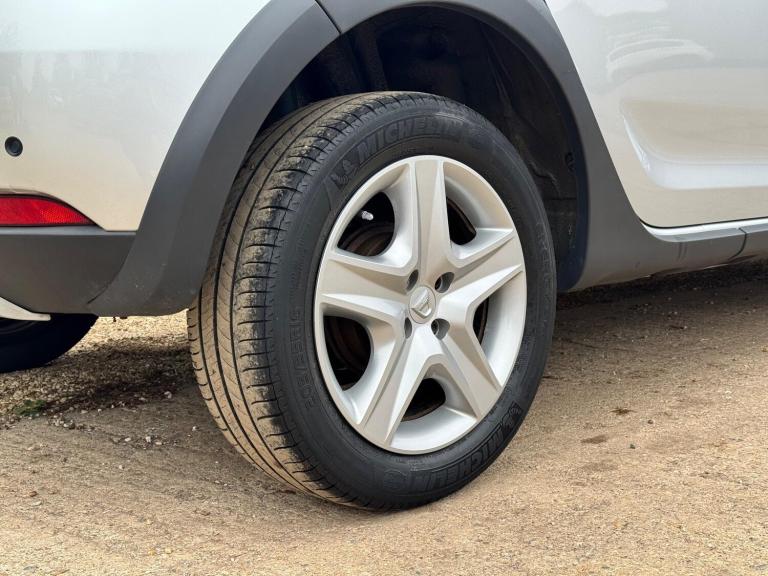 2016 Dacia Sandero Stepway 0.9 TCe Laureate Euro 6 (s/s) 5dr HATCHBACK Petrol Manual