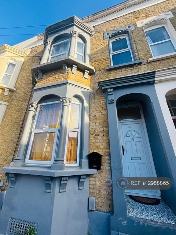 1 bedroom in Mossford St, London, E3 (#2988865)