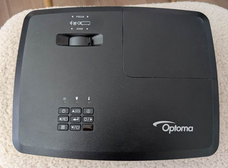 Optoma 3D projector, projector screen and 2x 3D glasses
