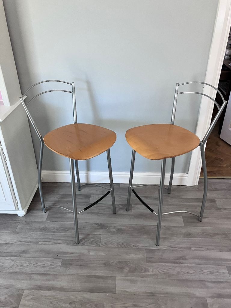 2 Bar Stools