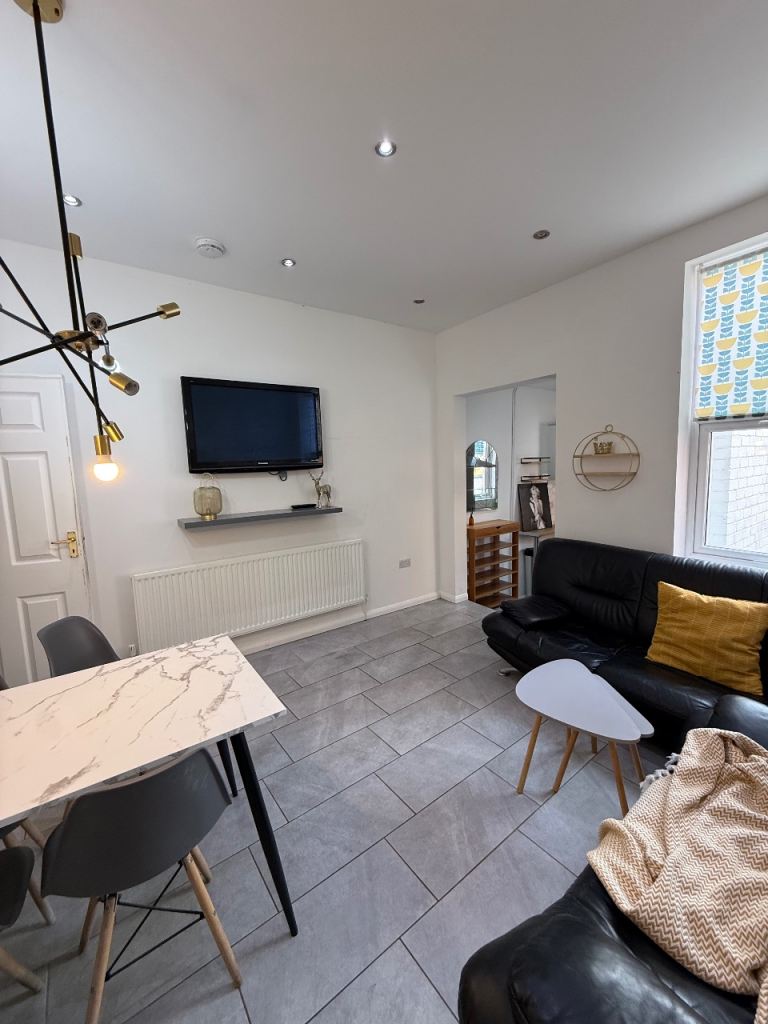 5 Rooms Available In A Beautiful House, Leicester, LE2 6BJ