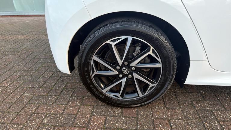 2021 Toyota Yaris 1.5 Hybrid Design 5dr CVT Hybrid Hatchback Hatchback Hybrid Automatic