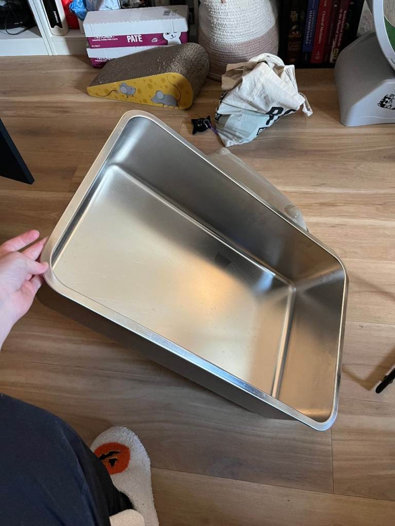 Free large stainless steel cat tray