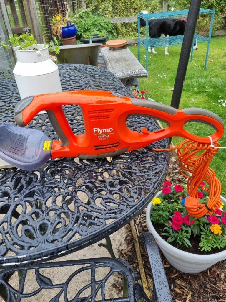 Flymo hedge cutter 
