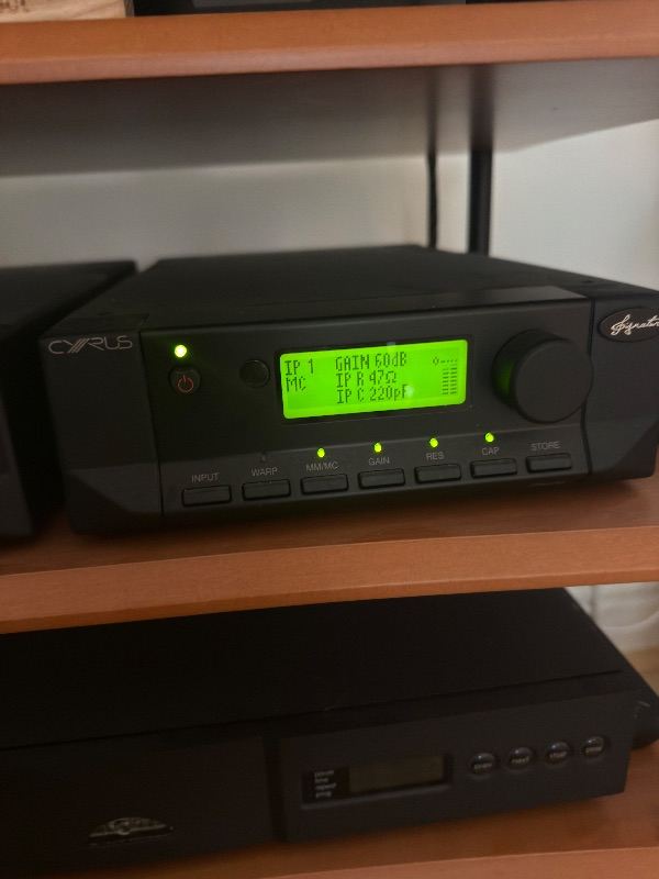Cyrus Signature Phono Stage & PSX- R2 Power Supply 