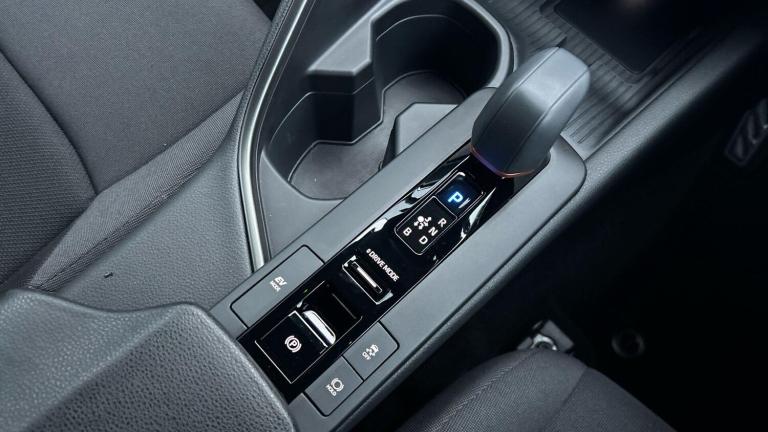 2024 Toyota C-HR 1.8 VVT-h Design SUV 5dr Petrol Hybrid CVT Euro 6 (s/s) (140 ps) HATCHBACK Petro...