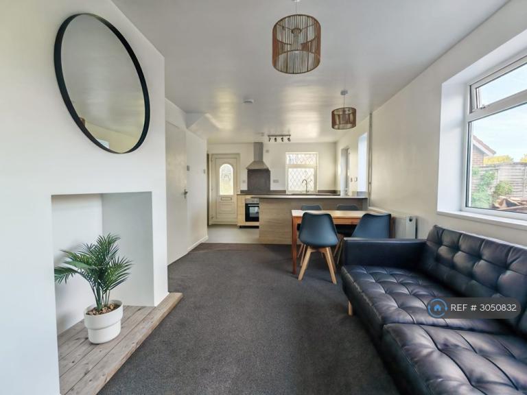 4 bedroom house in Filton Avenue, Bristol, BS34 (4 bed) (#3050832)