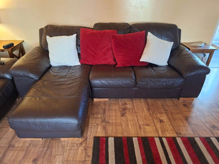 3 seater setee with built in foot rest