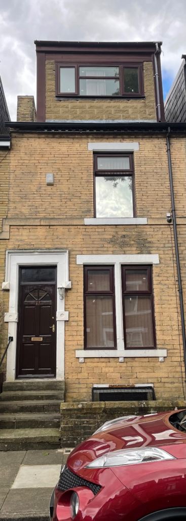 Four Bedroom House To Let In BD7 