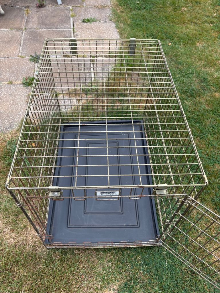 Sturdy Rosewood dog crate
