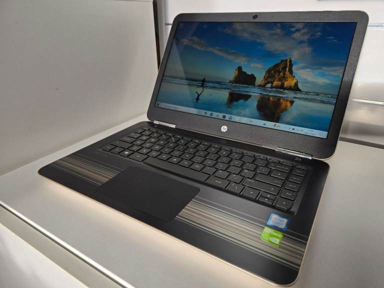 HP Pavilion 14-al118 14inch laptop Intel i7, 8GB Ram, Win 11