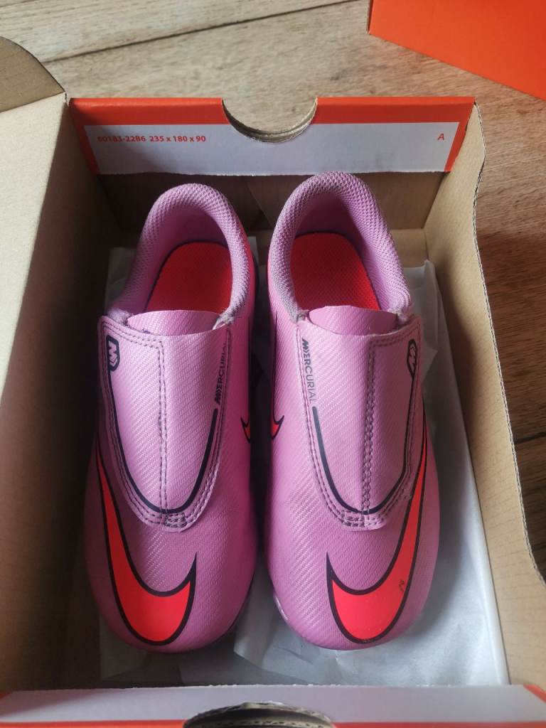 Nike mercurial kids size 12 football boots 