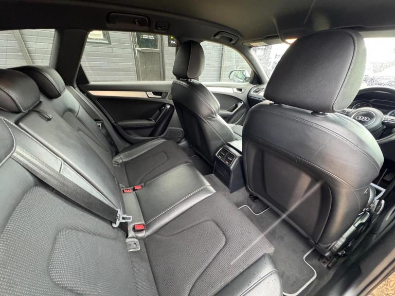 AUDI A4 AVANT 2.0 TDI S line quattro Euro 5 (s/s) 5dr 2015