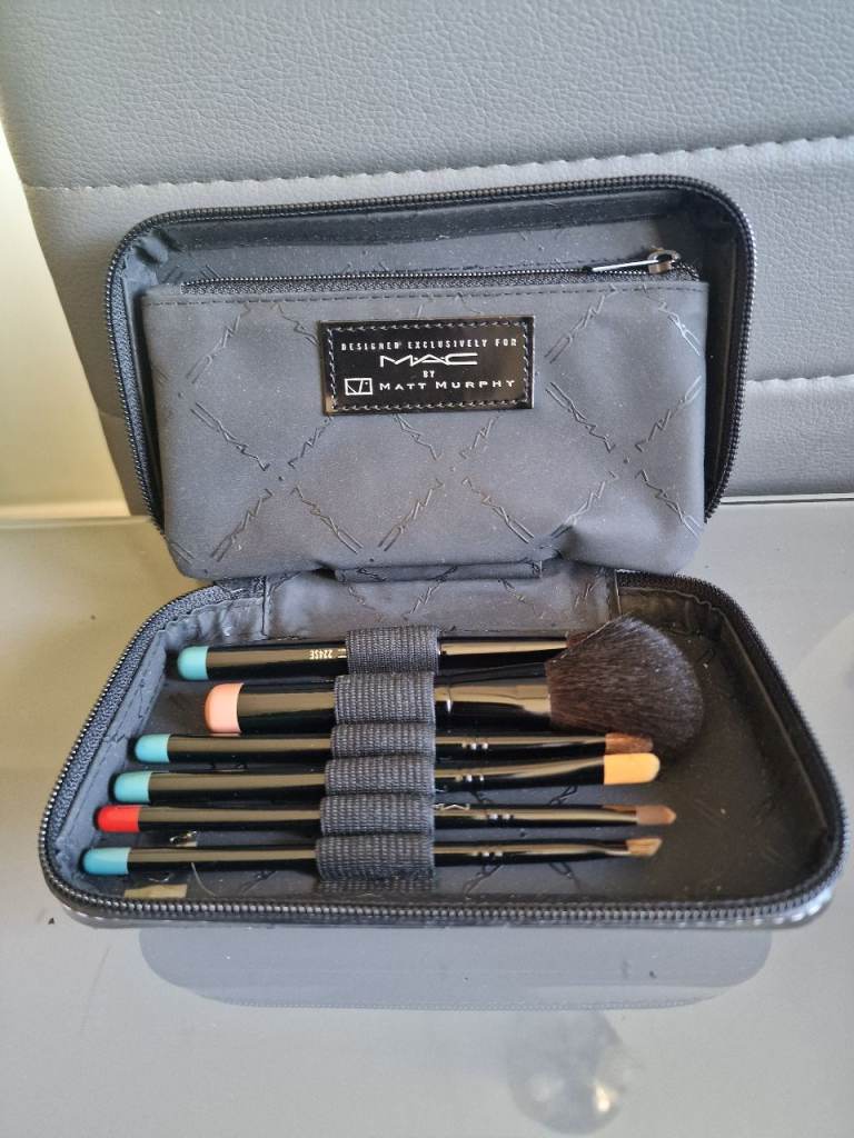 MAC Matt Murphy Cosmetic Brush Set in Carry Case – Compact - Brand New