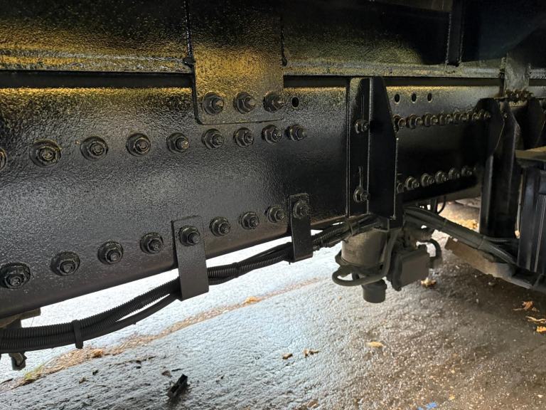 2014 DAF CF 330 DROPSIDE WITH HMF 1420 FOLD AWAY CRANE 