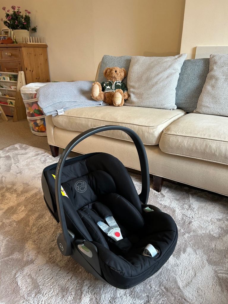Cybex Cloud T i-Size Car Seat – Great Condition – Newborn Insert – No Base – Cleaned