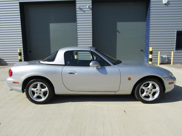  Mazda MX-5 1.6 ROADSTER 2DR MANUAL CONVERTIBLE LEFT HAND DRIVE Sports Petrol Manual