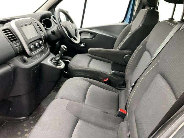 2020 Renault Trafic LL30 ENERGY dCi 120 Sport Nav 9 Seater Standard Roof Minibus DIESEL Manual