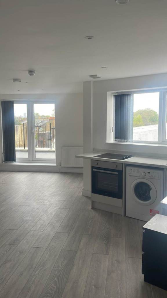 **Bright Spacious New Studio at Action - Fully Furnished & All Bills Included**